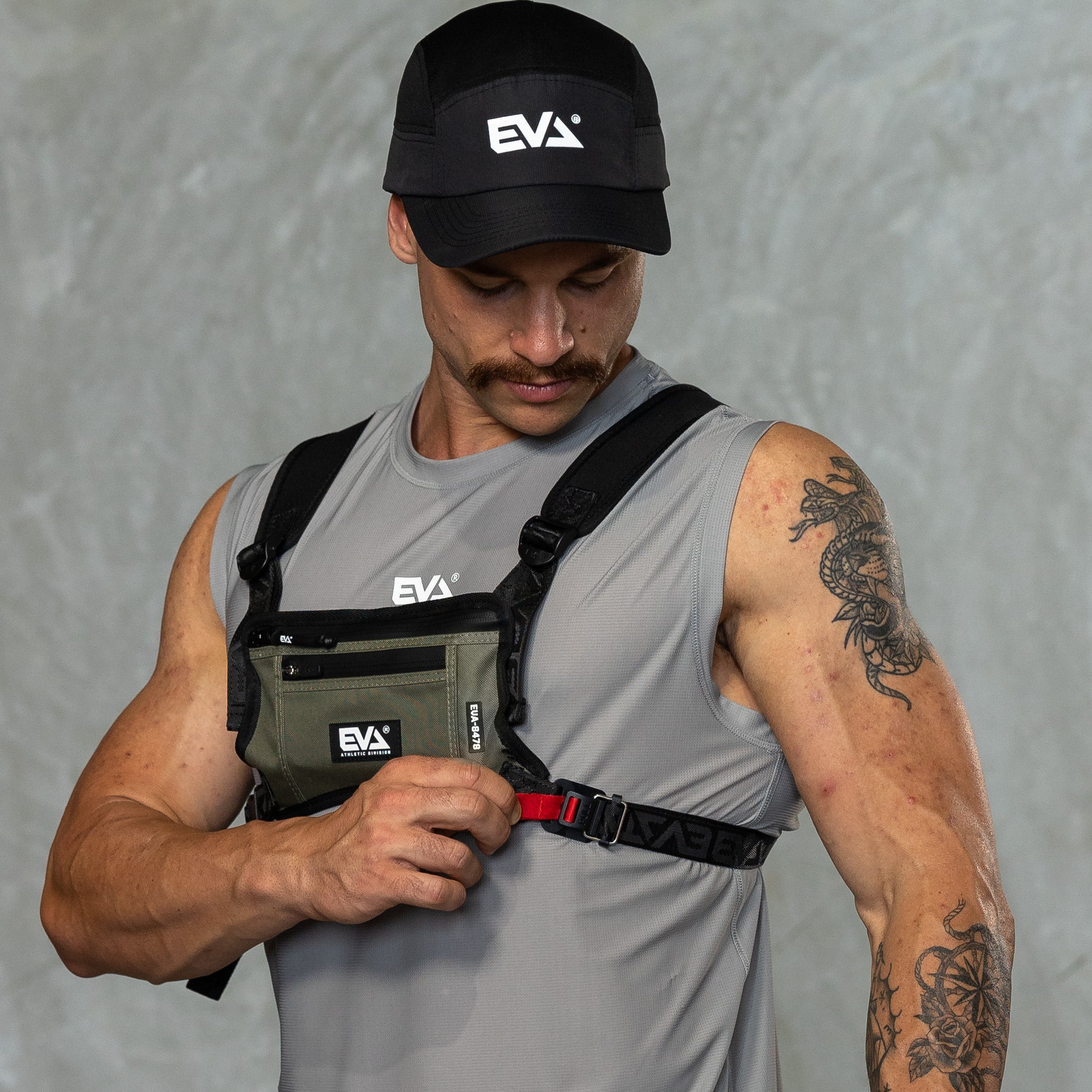 EVA8393 Running Tech Vest [Military Green]